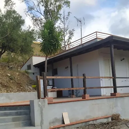 Rifugio Riserva Grotta Mazzamuto אלטאווילה מיליציה